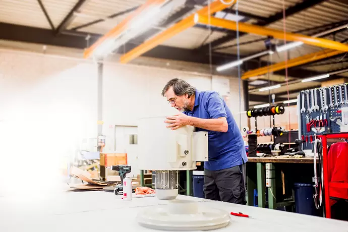 Endmontage eines UT99 Zentrifugalfilters Baureihe Dynapure